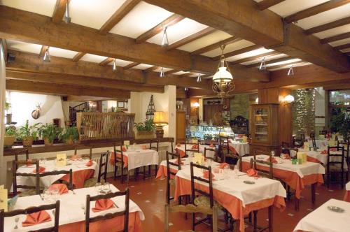 Hotel Restaurant Planes