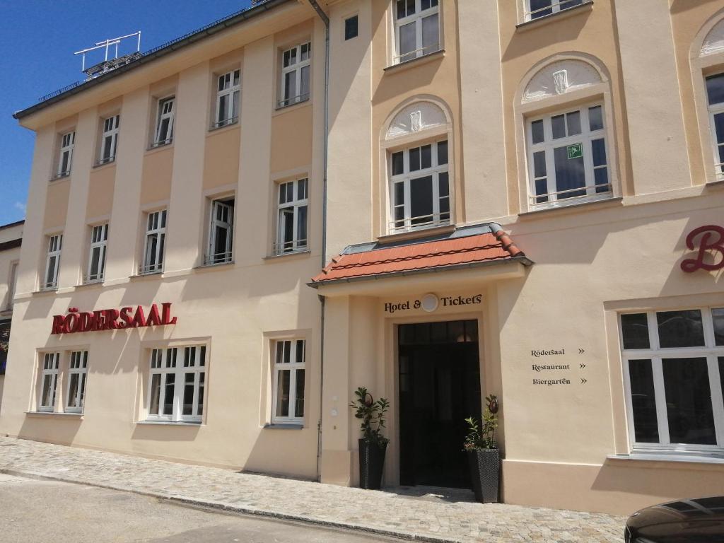 Hôtel Hotel & Restaurant Rödersaal 1 Rödertalplatz 01900 Großröhrsdorf