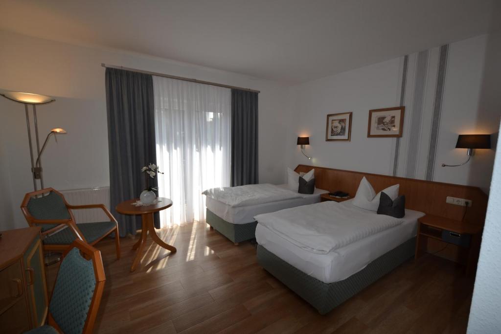 Hôtel Hotel & Restaurant Zur Linde Gitterseer Str.30 01705 Freital