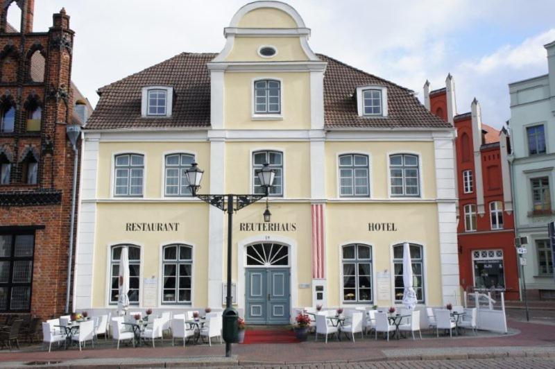 Hôtel Hotel Reuterhaus Wismar Am Markt 19 23966 Wismar