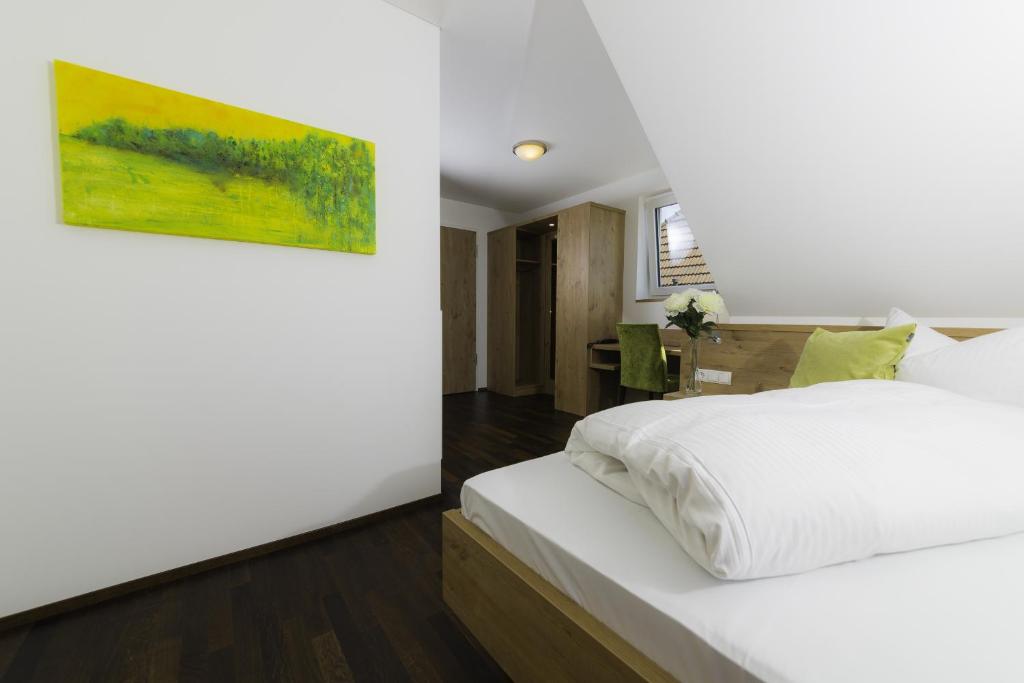 Hotel Rheingold Hauptstraße 21 - 23, 78262 Gailingen am Hochrhein
