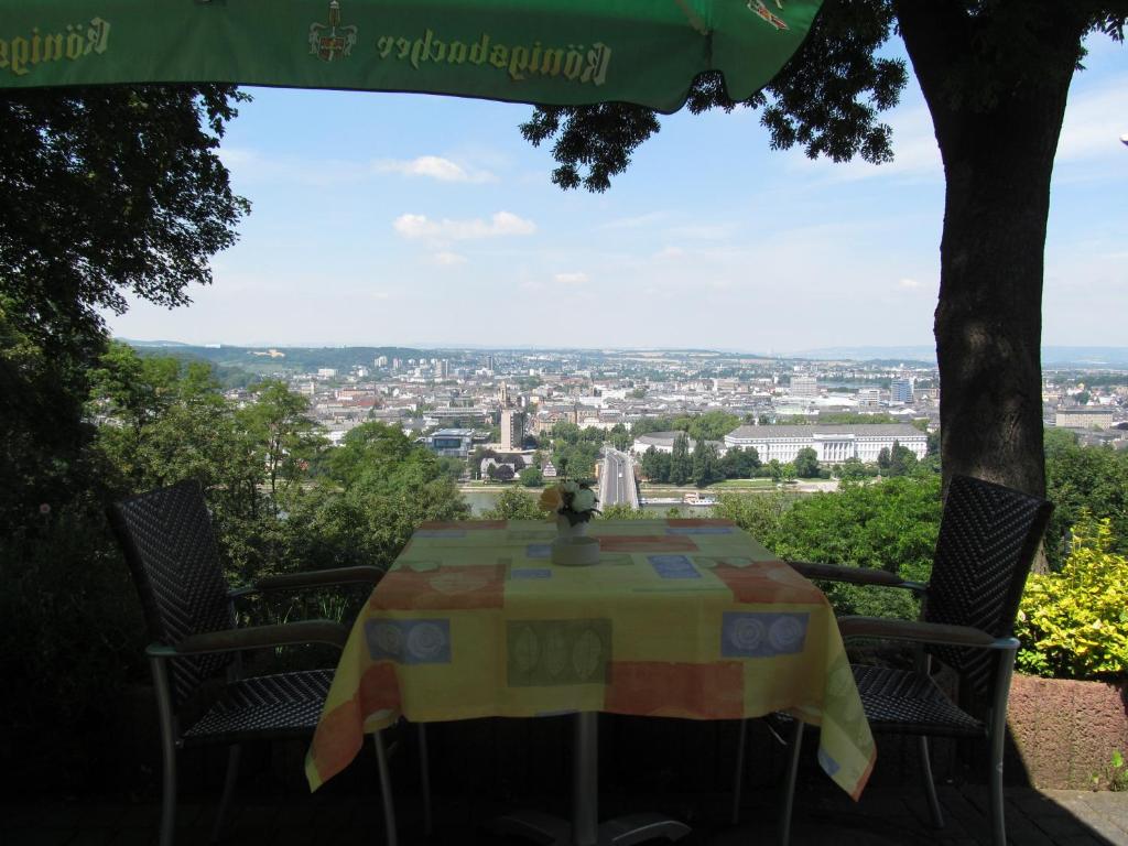 Hôtel Hotel Rheinkrone Rudolf-Breitscheid Str. 23 56077 Coblence