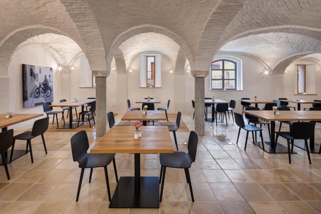 Hotel Röhrl Regensburger Str 5, 93161 Sinzing