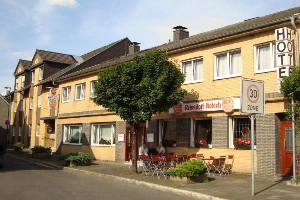 Hôtel Hotel Rosenhof Hauptstrasse 119a 50169 Kerpen