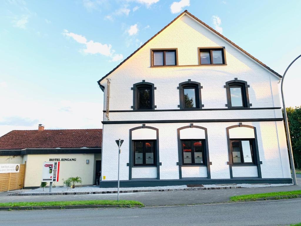 Hotel Royal 240 Herforder Straße, 33818 Leopoldshöhe