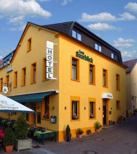 Hôtel Hotel Saarblick Mettlach Freiherr-vom-Stein Str. 14 66693 Mettlach Sarre