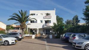 Hôtel Hotel Sable Et Soleil - Port, Plage et spa 158 rue Paul Arene 83600 Fréjus Provence-Alpes-Côte d\'Azur