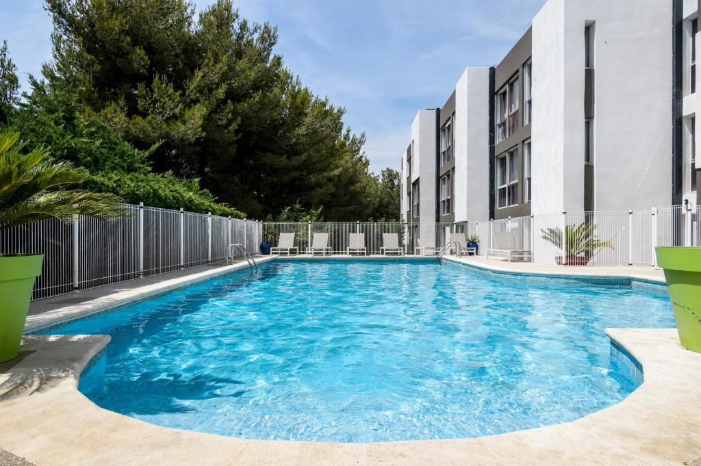 Hôtel Hôtel Saint Roch Avenue Georges Braque 13500 Martigues