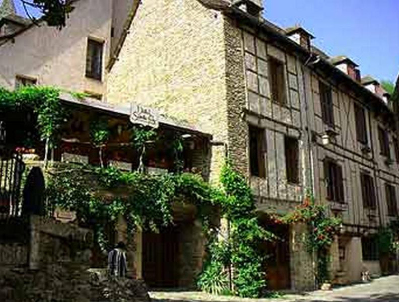 Hôtel Hôtel Sainte Foy Rue Gonzague Florens 12320 Conques