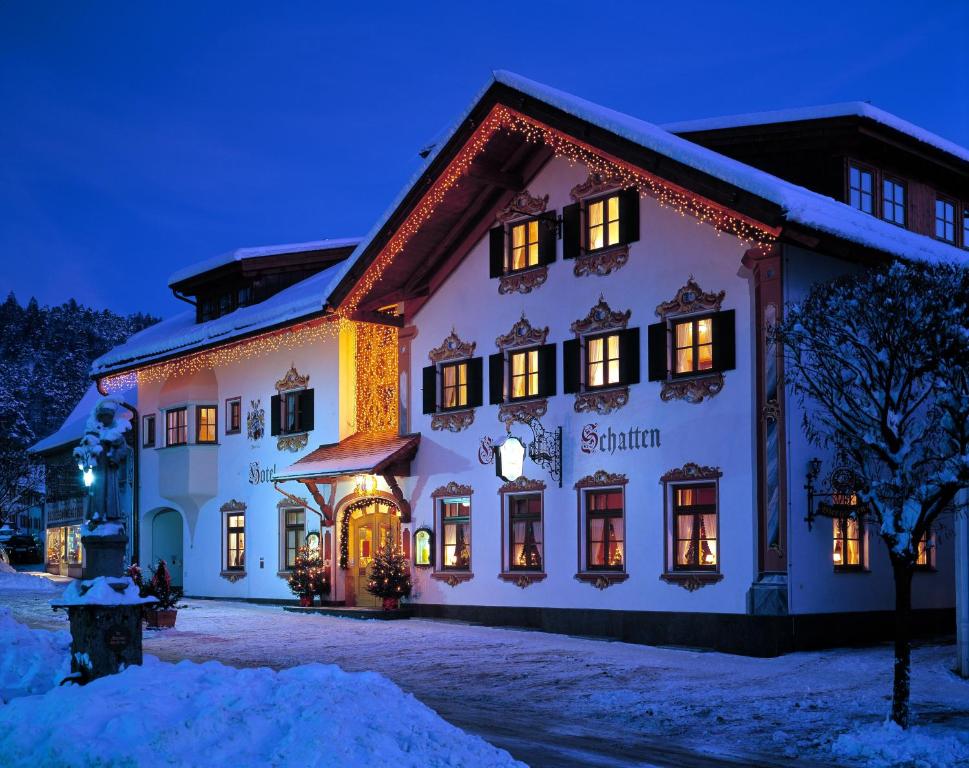 Hôtel Hotel Schatten Sonnenbergstaße 10-12 82467 Garmisch-Partenkirchen