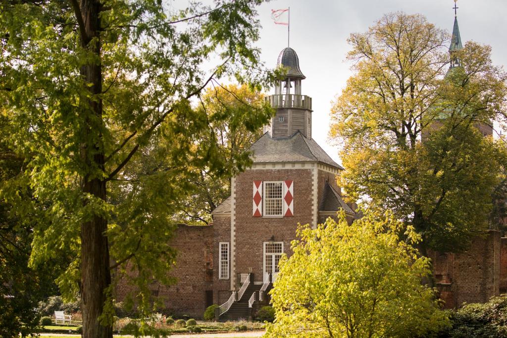 Hotel Schloss Hertefeld Hertefeld 1, 47652 Weeze