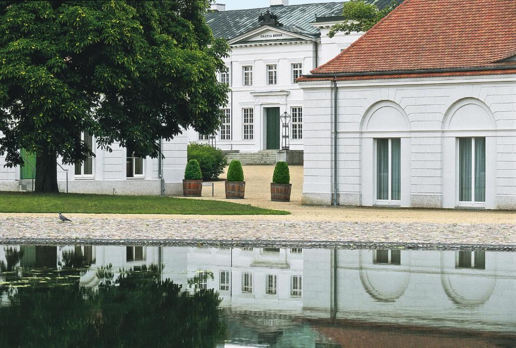 Hotel Schloss Neuhardenberg Schinkelplatz, 15320 Neuhardenberg