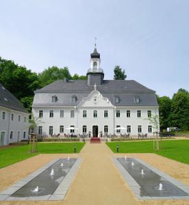 Hôtel Hotel Schloss Rabenstein Thomas-Müntzer-Höhe 14 09117 Chemnitz Saxe