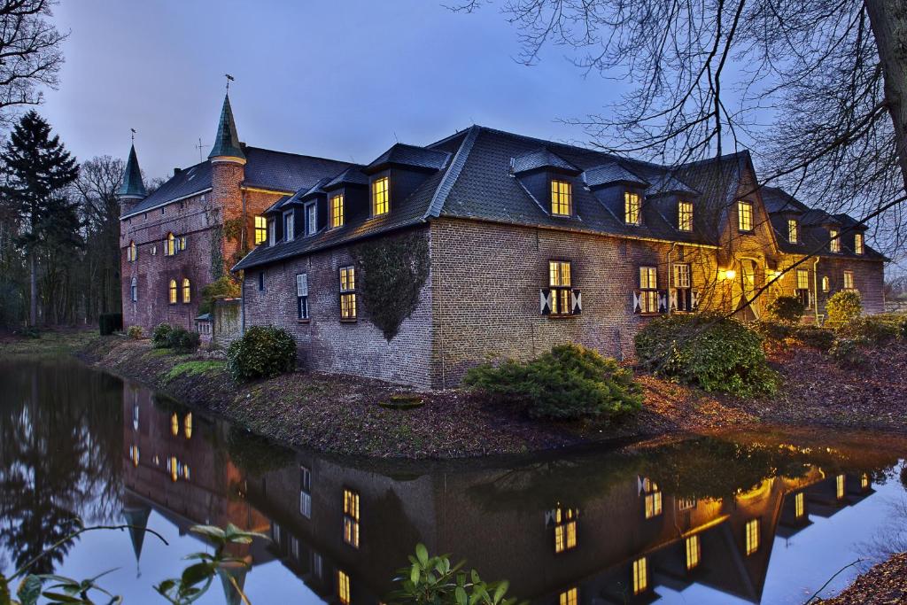 Hotel Schloss Walbeck Am Schloss Walbeck 31, 47608 Geldern