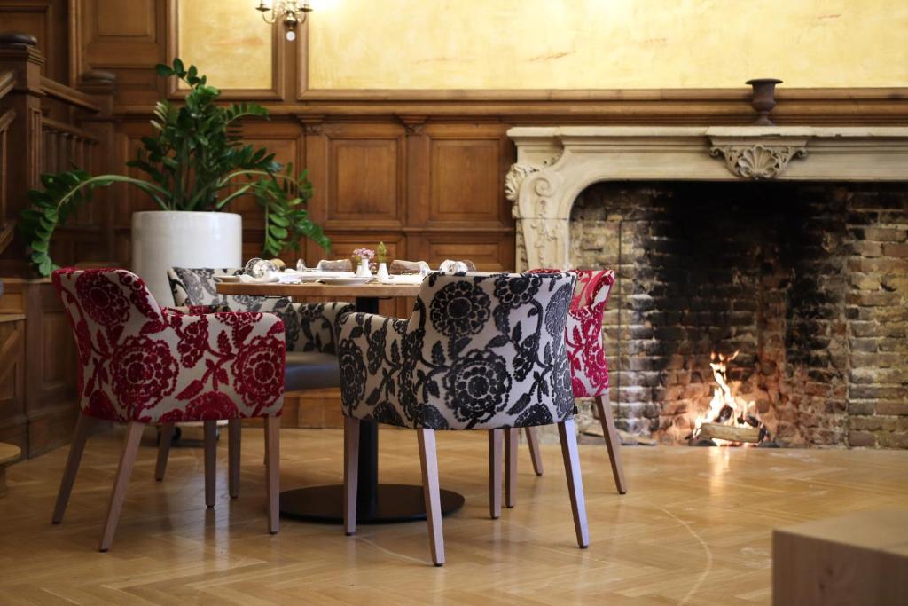 Hôtel Hotel Schloss Westerholt Schlossstraße 1 45701 Herten