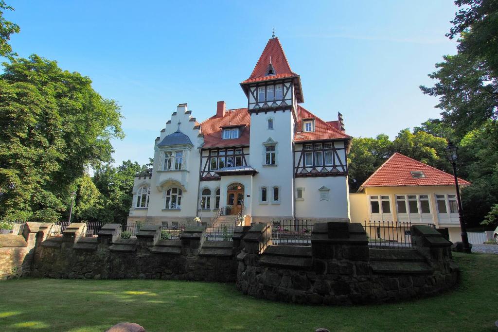 Hotel Schlossvilla Derenburg Schloßstrasse 15, 38855 Derenburg