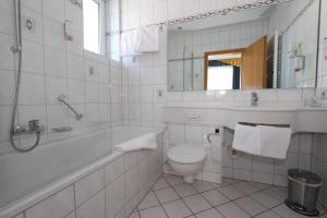 Hôtel Hotel Schoch, Trossingen Eberhardstraße 20 78647 Trossingen Bade-Wurtemberg
