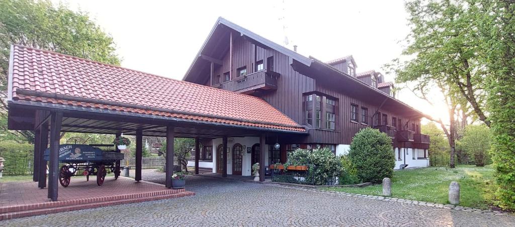 Hotel Schrenkhof 6 Leonhardsweg, 82008 Unterhaching