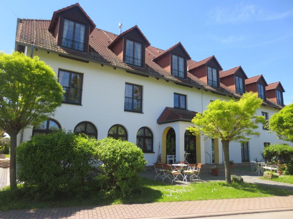 Hôtel Hotel Schwartze Holzdorfer Weg 7 99428 Weimar