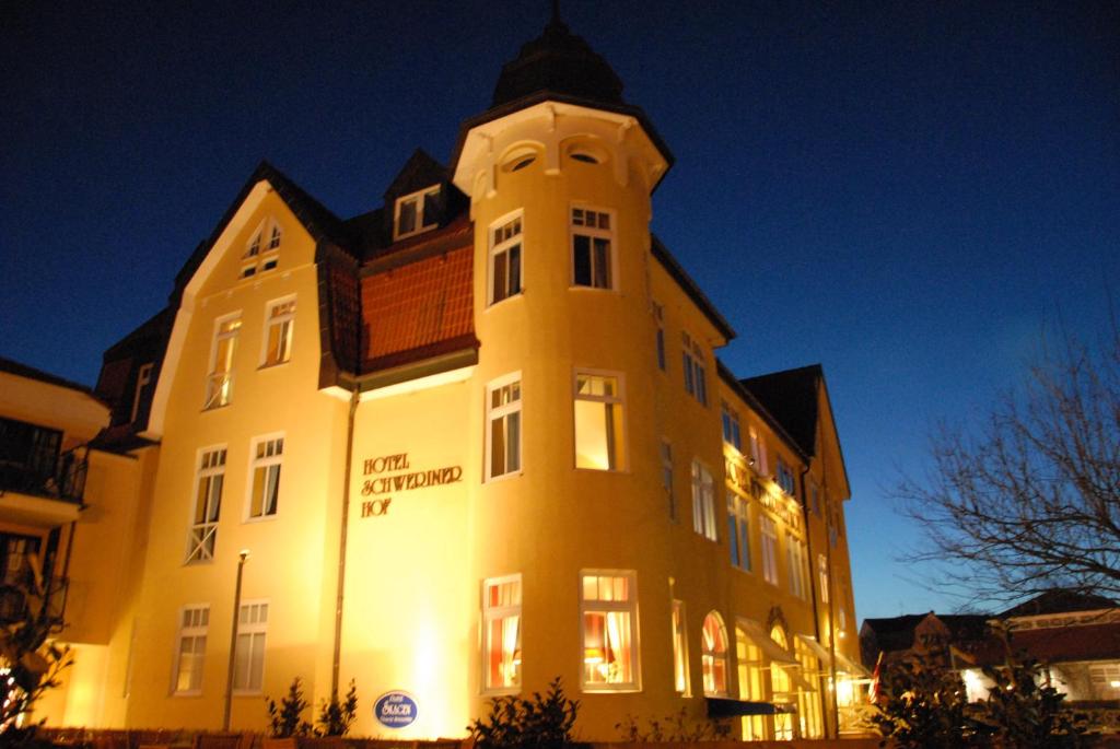 Hôtel Hotel Schweriner Hof Ostseeallee 46 18225 Kühlungsborn