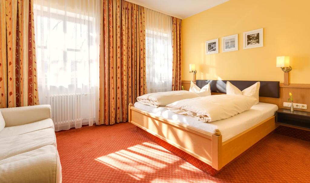 Hotel Seehof Seestraße 58, 82211 Herrsching am Ammersee