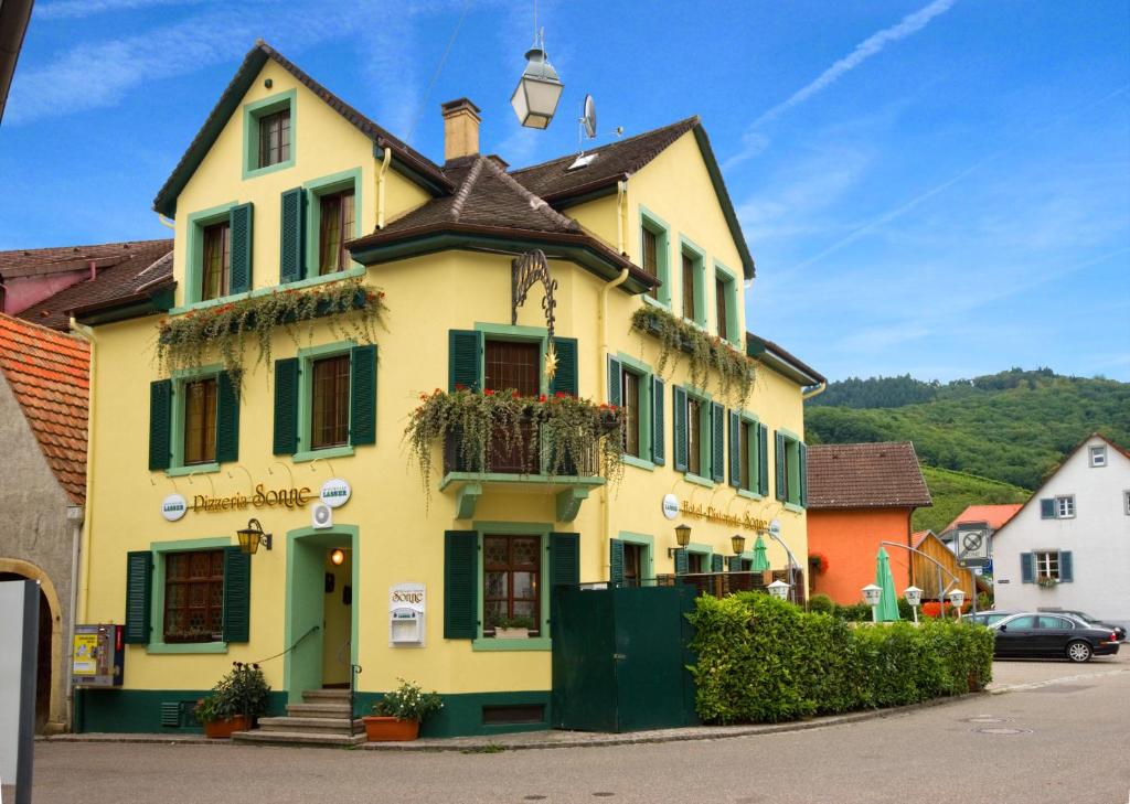 Hôtel Hotel Sonne Albert-Hugardstrasse 1 79219 Staufen-en-Brisgau