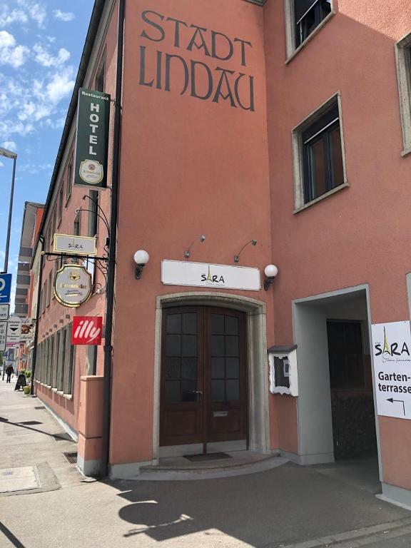 Hôtel Hotel Stadt-Lindau Bahnhofstraße 10 89231 Neu-Ulm