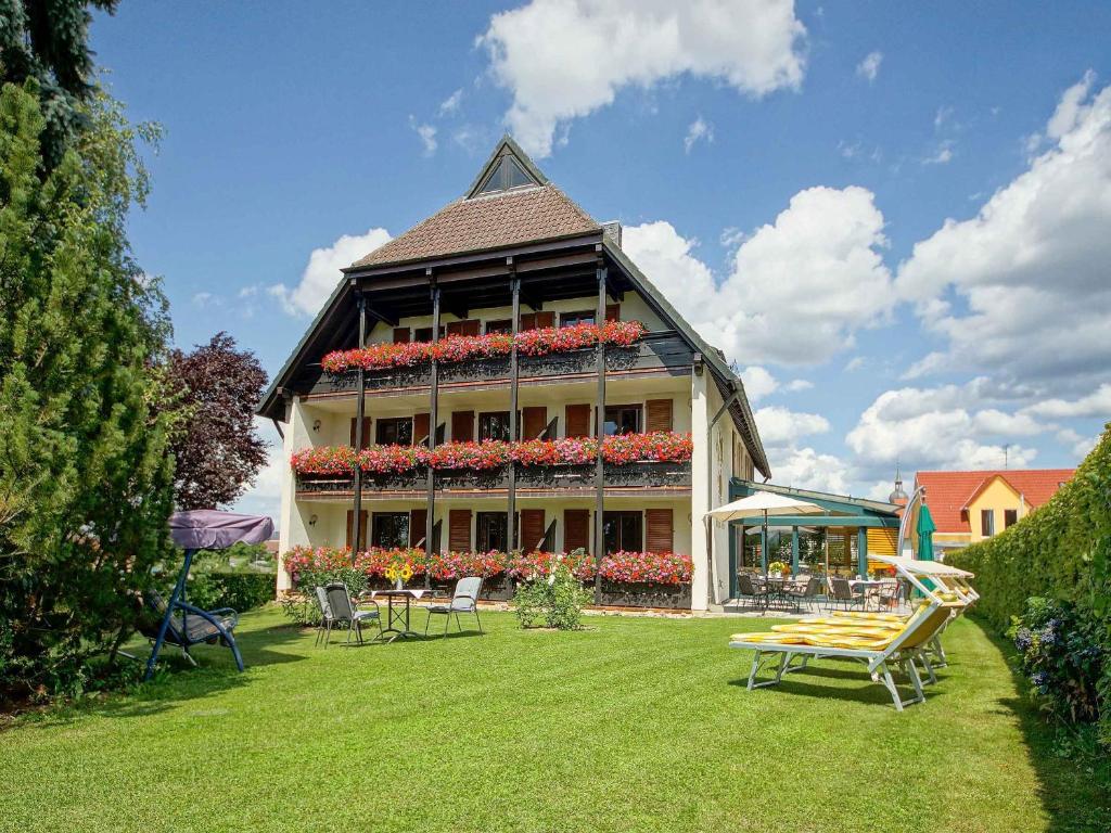 Hotel Stegner Mainbernheimer Straße 26, 97348 Rödelsee