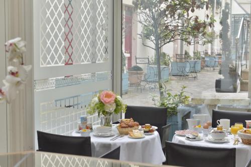 Hotel Suites Unic Renoir Saint-Germain