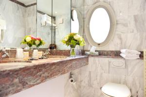 Hotel Suites Unic Renoir Saint-Germain