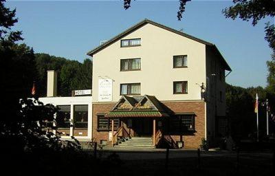 Hotel Talburg Ruhrstrasse 75, 42579 Heiligenhaus