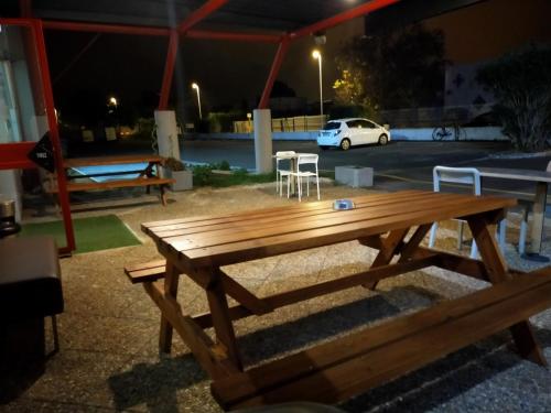 HOTEL THANIA