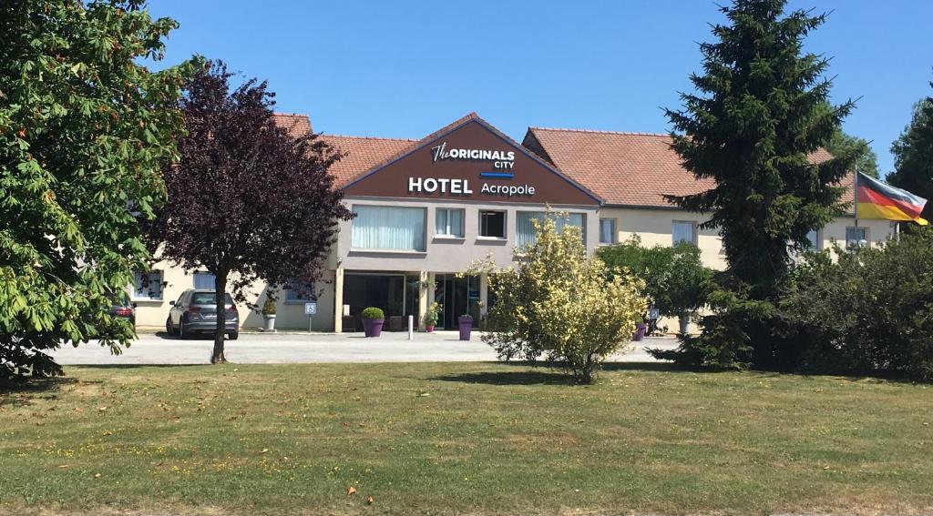 Hotel The Originals Bernay Acropole 10 Rue Grande Malouve, 27300 Bernay