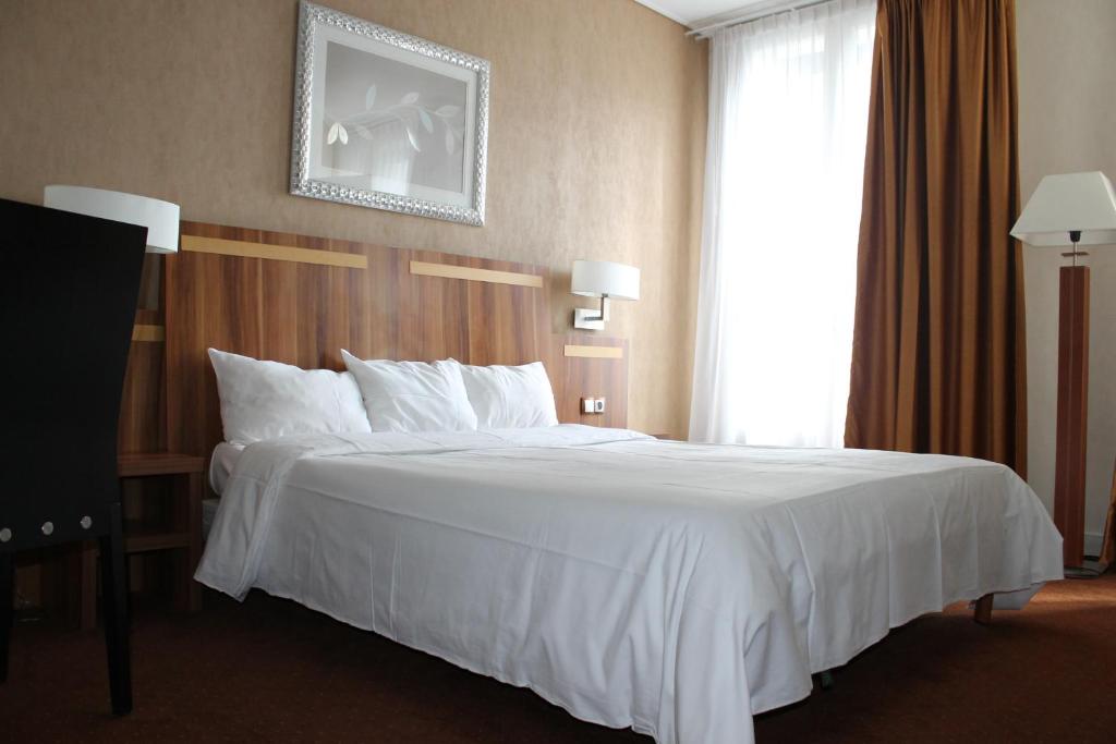 Hotel The Originals du Grand Monarque Nantes Gare 36 rue du Marechal Joffre, 44000 Nantes