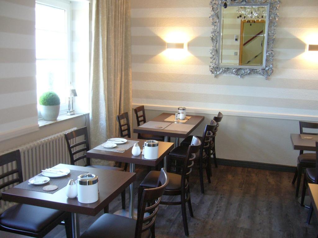 Hôtel Hotel Theile garni Karlstraße 9 51643 Gummersbach