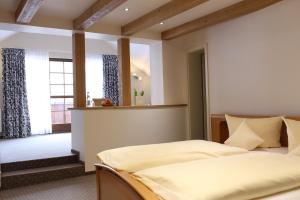 Hôtel Hotel Thüringer Hof Kronsteinstrasse 3 98593 Floh Thuringe