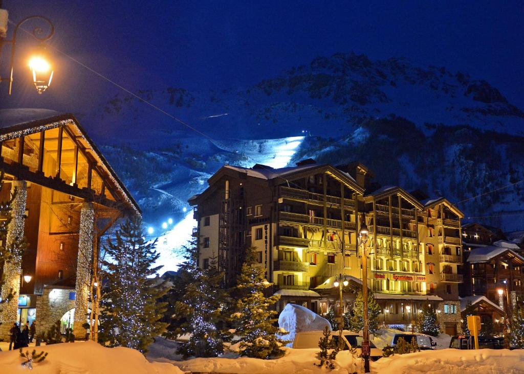 Hôtel Hotel Tsanteleina 1040 Avenue Olympique 73150 Val dʼIsère