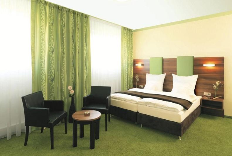 Hotel und Cafe Paso Schloßstraße 24, 85256 Vierkirchen