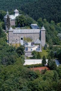 Hôtel Hotel und Restaurant Burg Schnellenberg Burg Schnellenberg 1 57439 Attendorn Rhénanie du Nord - Westphalie