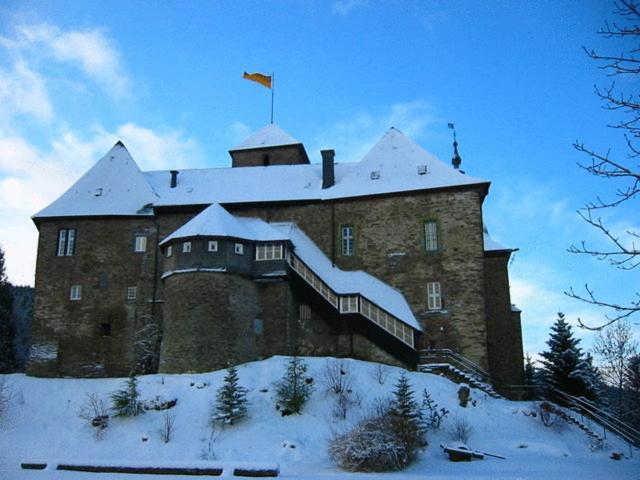 Hôtel Hotel und Restaurant Burg Schnellenberg Burg Schnellenberg 1 57439 Attendorn