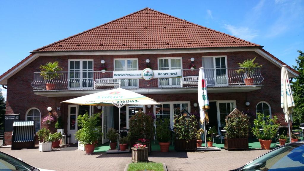 Hotel und Restaurant Rabennest am Schweriner See Peckateler Straße 5, 19065 Raben Steinfeld