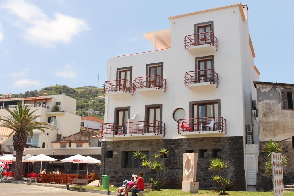Hotel Vila Bela Rua da Praia, nº23/25, 9225-050 Porto da Cruz