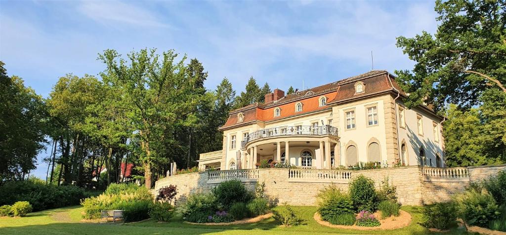 Hotel Villa Altenburg Strasse des Friedens 49, 07381 Pößneck