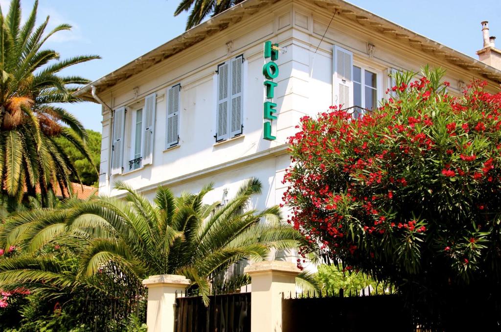 Hôtel Hotel Villa Les Cygnes 6, Avenue Chateau de la Tour 06000 Nice