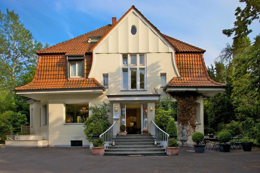 Hôtel Hotel Villa Meererbusch Hindenburgstr. 4 40667 Meerbusch