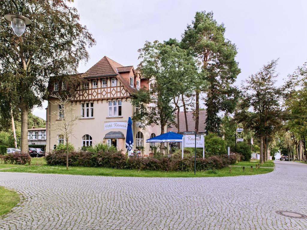 Hotel Villa Raueneck Ahornallee 5, 15526 Bad Saarow