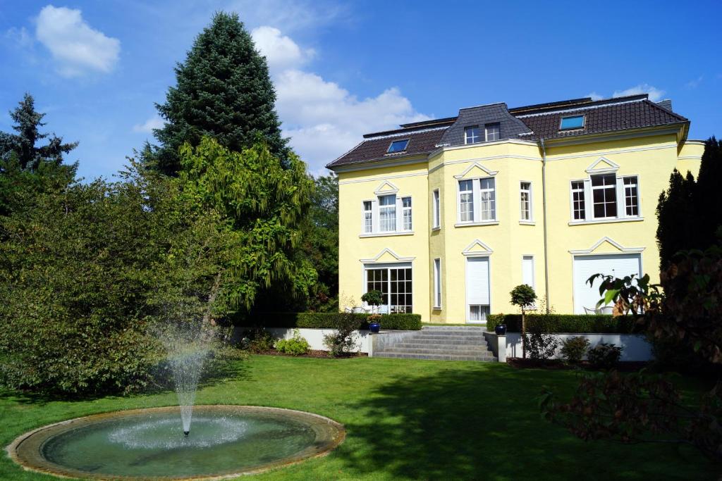 Hôtel Hotel Villa Wittstock Blumenthaler Landstraße 7 39288 Burg