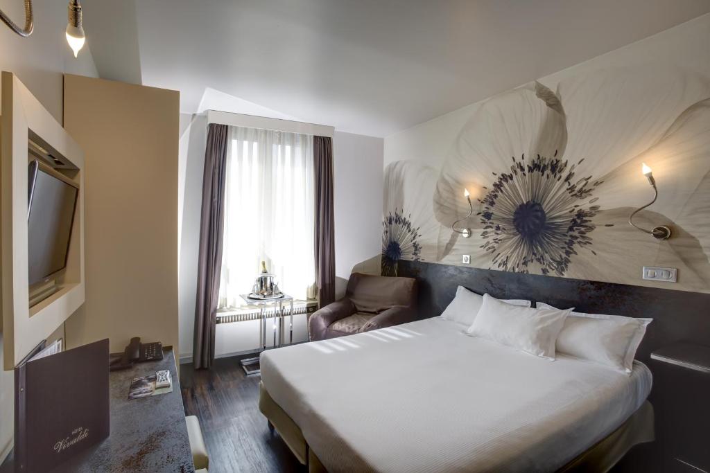 Hotel Vivaldi 5 Rue Roque de Fillol, 92800 Puteaux