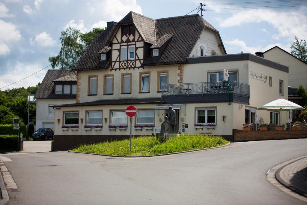 Hôtel Hotel Waldfrieden Bopparder Straße 12 56281 Emmelshausen