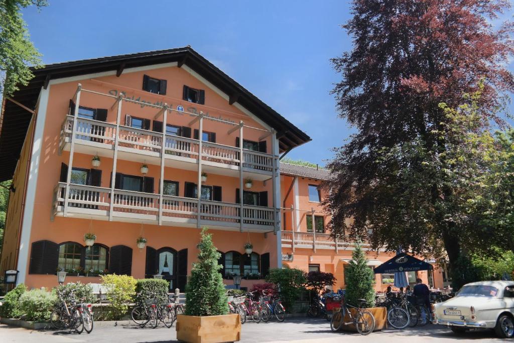 Hotel Waldgasthof Buchenhain Am Klettergarten 7, 82065 Baierbrunn